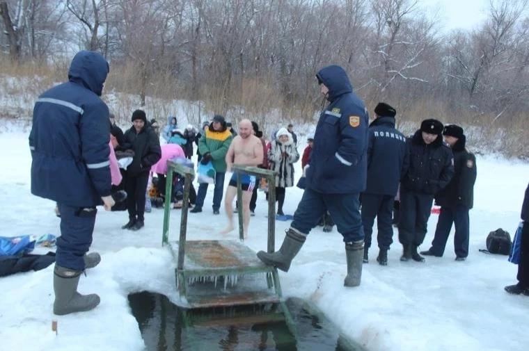 «Окунаться в прорубь - не обязательство» — священнослужитель из Уральска